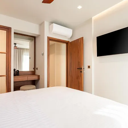 Porto Perla Hotel Cos