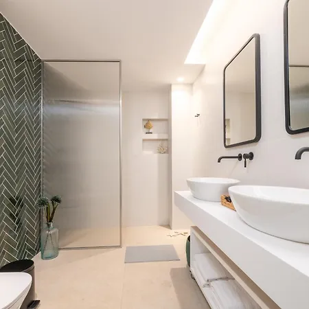 ホテル Porto Perla